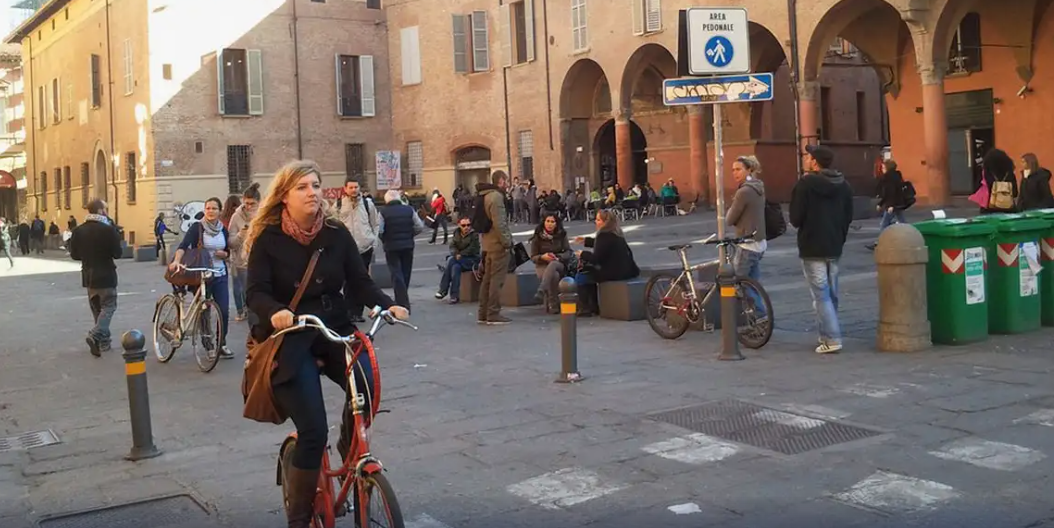 Via Fondazza – the world’s first Social Street